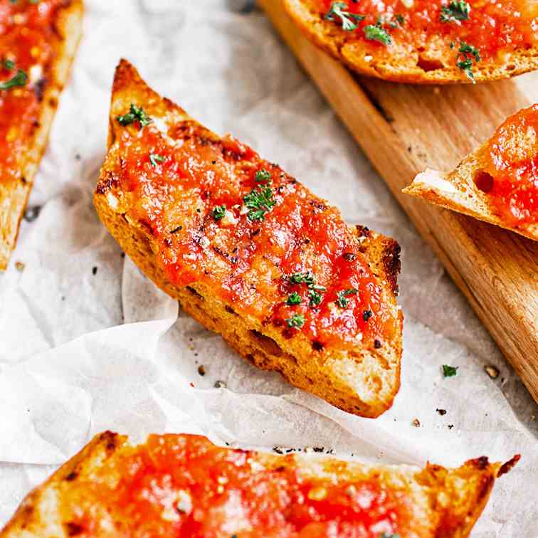 Spanish toast with tomato