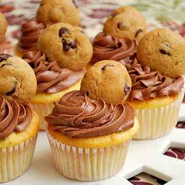 Chocolate Chip Cookie Dough Cupcakes