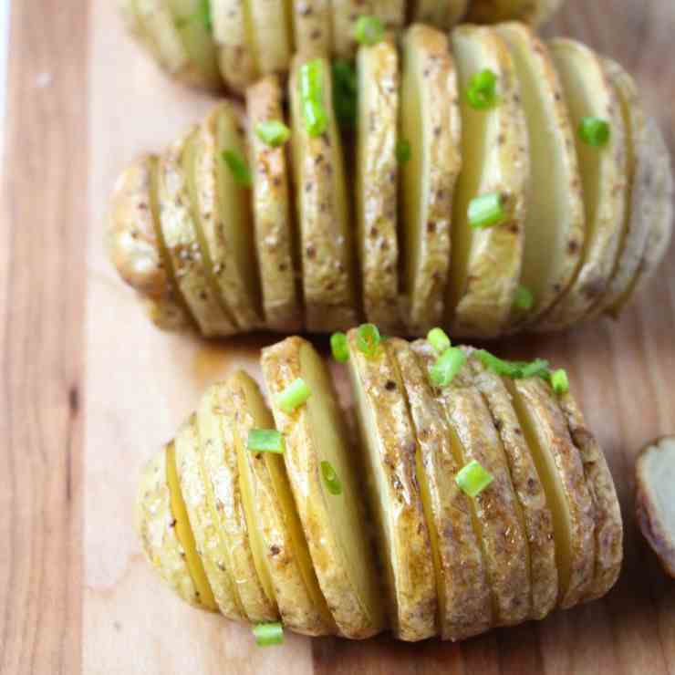 How to Make the Perfect Hasselback Potatoe