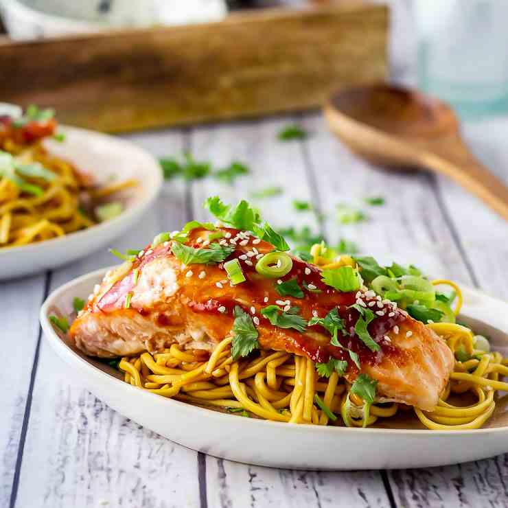 Oven Cooked Salmon with Tomato and Garlic