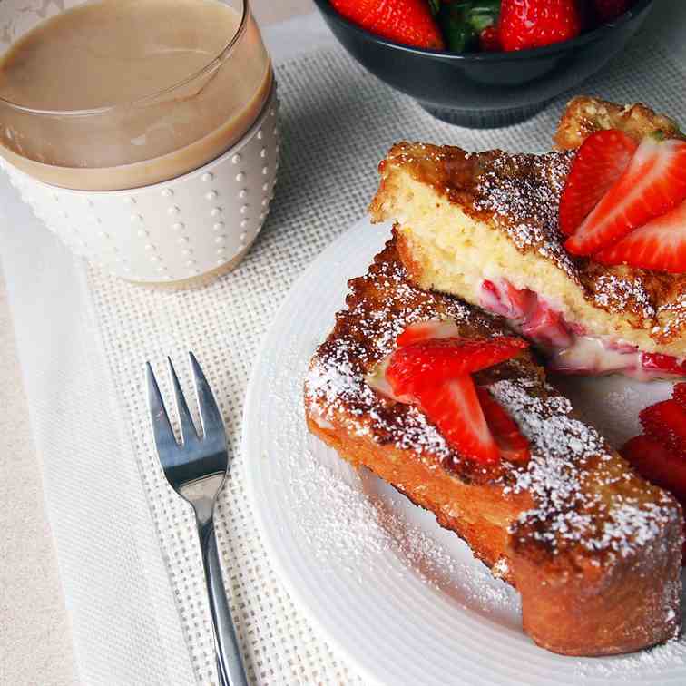 French toast with strawberries