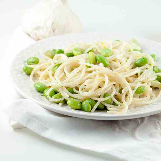 Edamame and garlic spaghetti