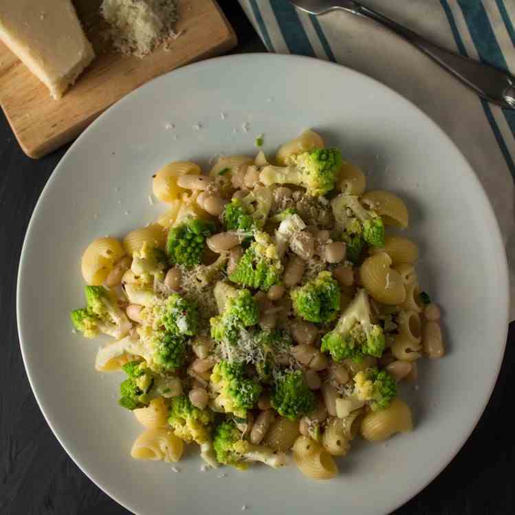 Romanesco and White Bean Pasta