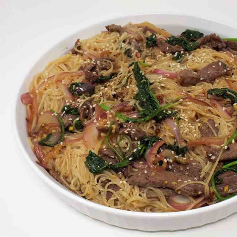 Beef and Noodles with Black Pepper Sauce