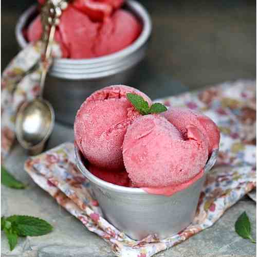 Strawberry Frozen Yogurt