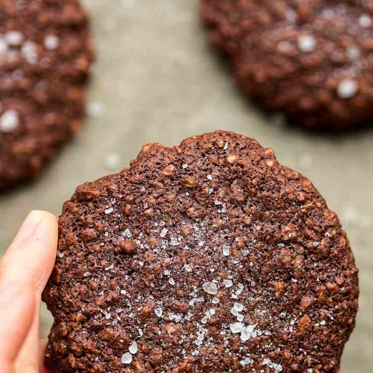 Vegan chocolate cookies (2 ways)