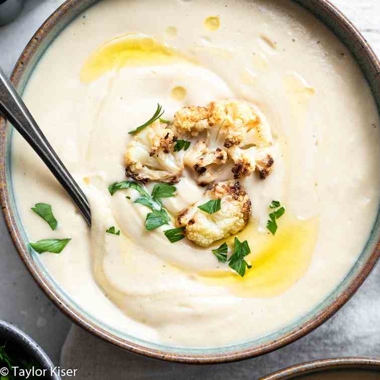 Vegan Roasted Cauliflower Soup 