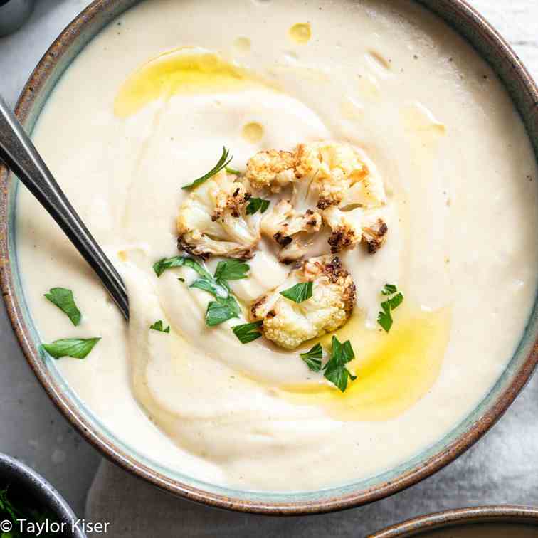 Vegan Roasted Cauliflower Soup