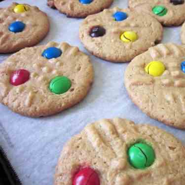 Peanut Butter M&M Cookies