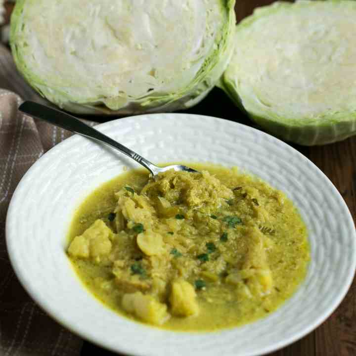 Chicken Cabbage Curry Soup