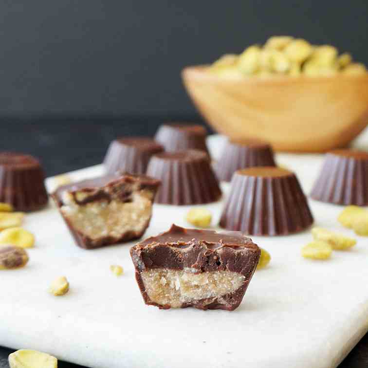 Pistachio toffee cups