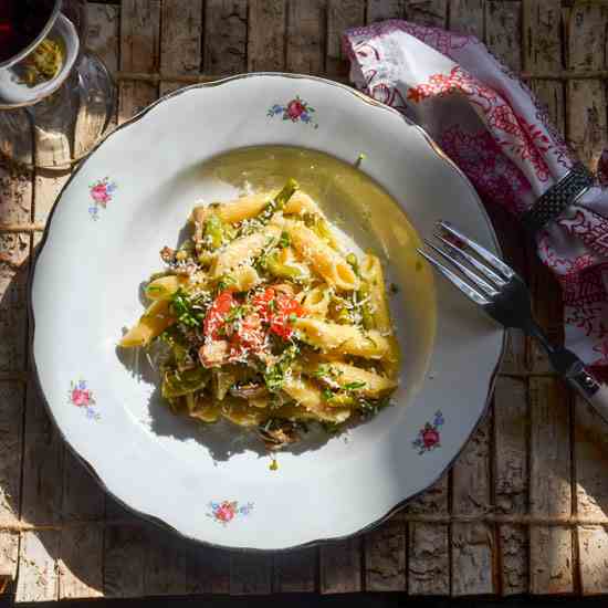 Penne Pasta with Asparagus and Mushrooms