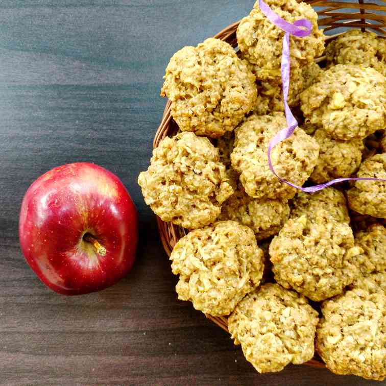 Apple and oat cookies