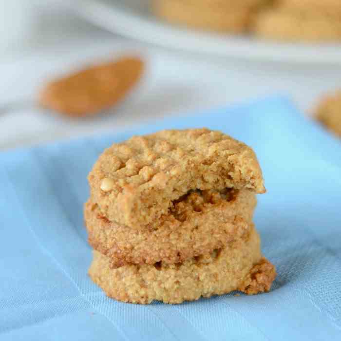 Almond Flour Peanut Butter Cookies