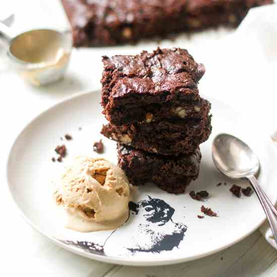 Cherry Cinnamon Pecan Brownies