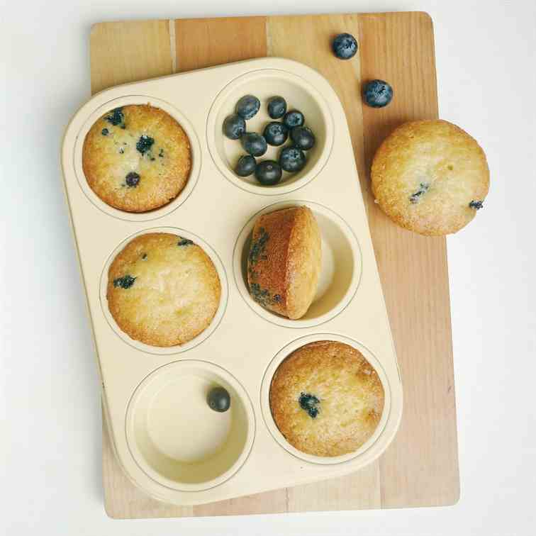 Eggless blueberry muffins