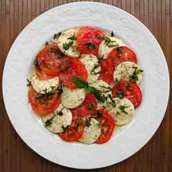 Tomato and Fresh Mozzarella Salad 