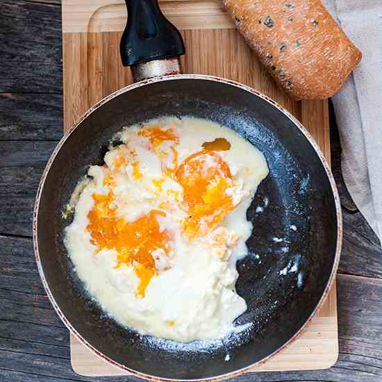 Eggs on sour cream