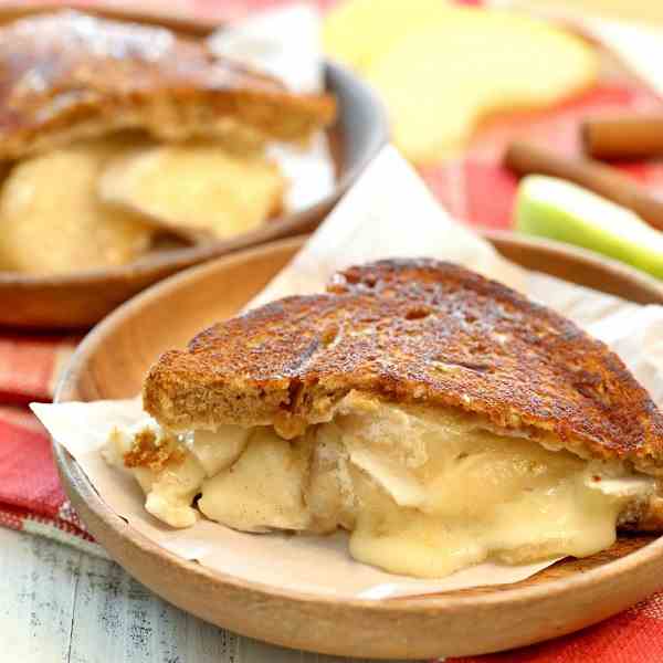 Apple Pie Grilled Cheese