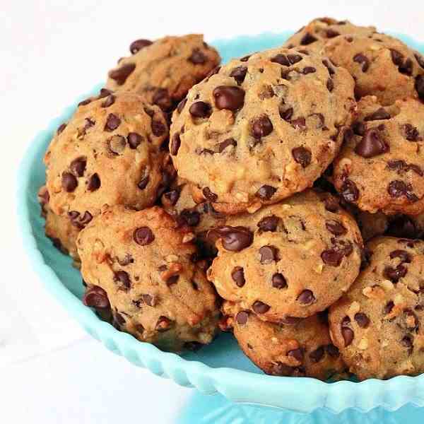 Chocolate Chip Cookies (16)