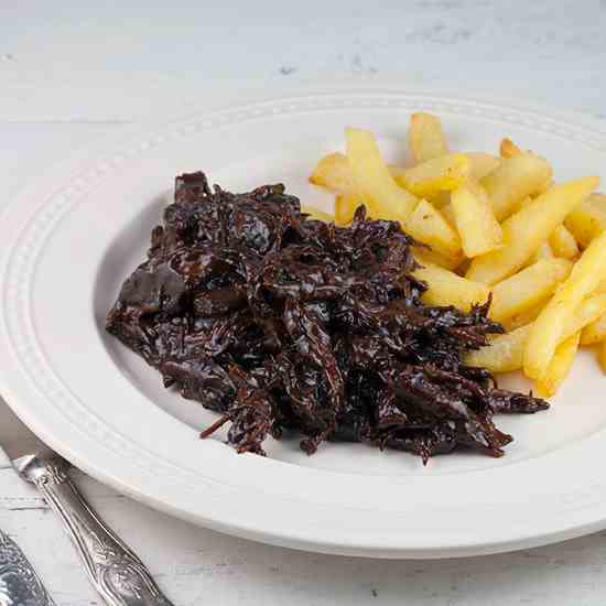 Dutch sour meat stew (Limburgs Zoervleisj)