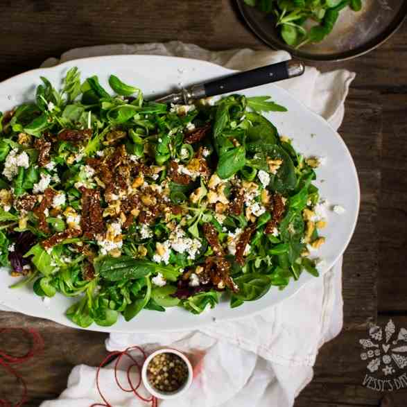Baby spinach and feta cheese salad