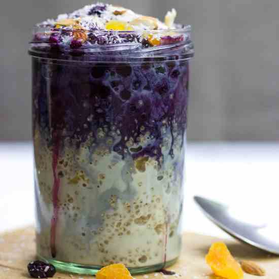 Quinoa Breakfast Porridge with Hot Blueber