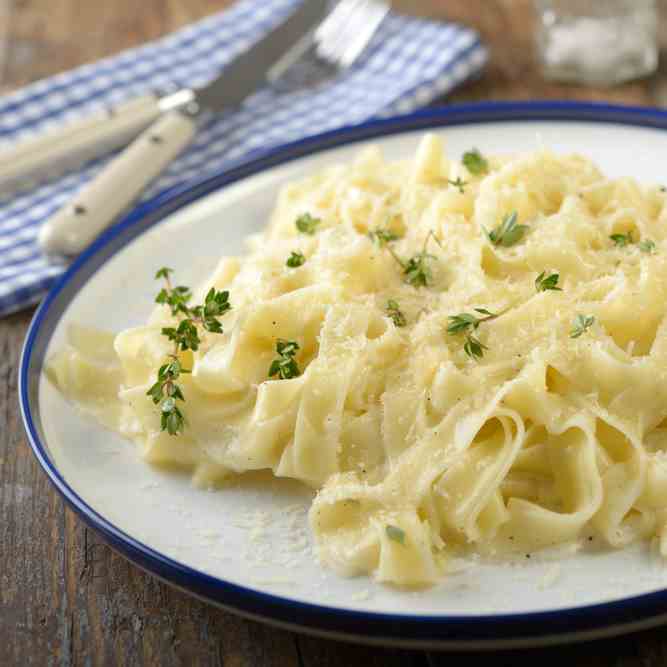 20 Minutes One Pan Pasta Fettuccine ALfred