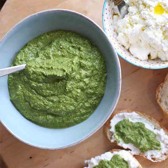 Pesto alla Genovese (Classic Pesto)