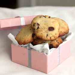 Chocolate chip shortbread cookies