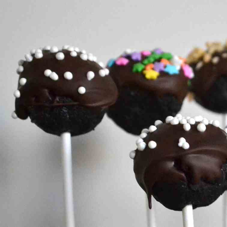 No Bake Cake Pops