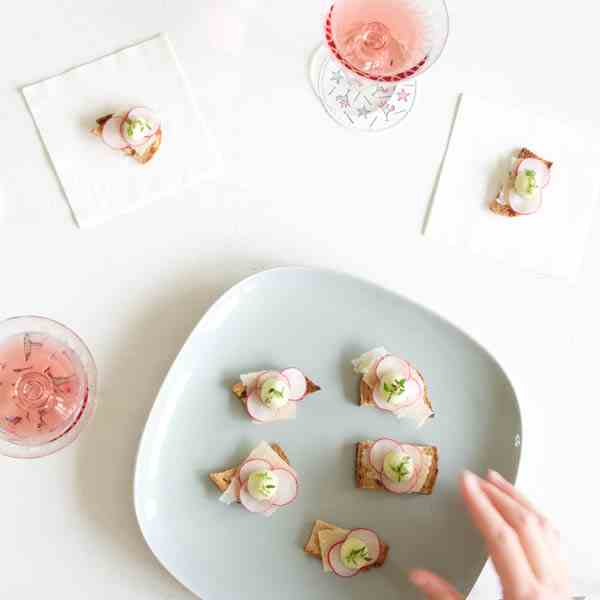 Spring Canapés with Asparagus Cream