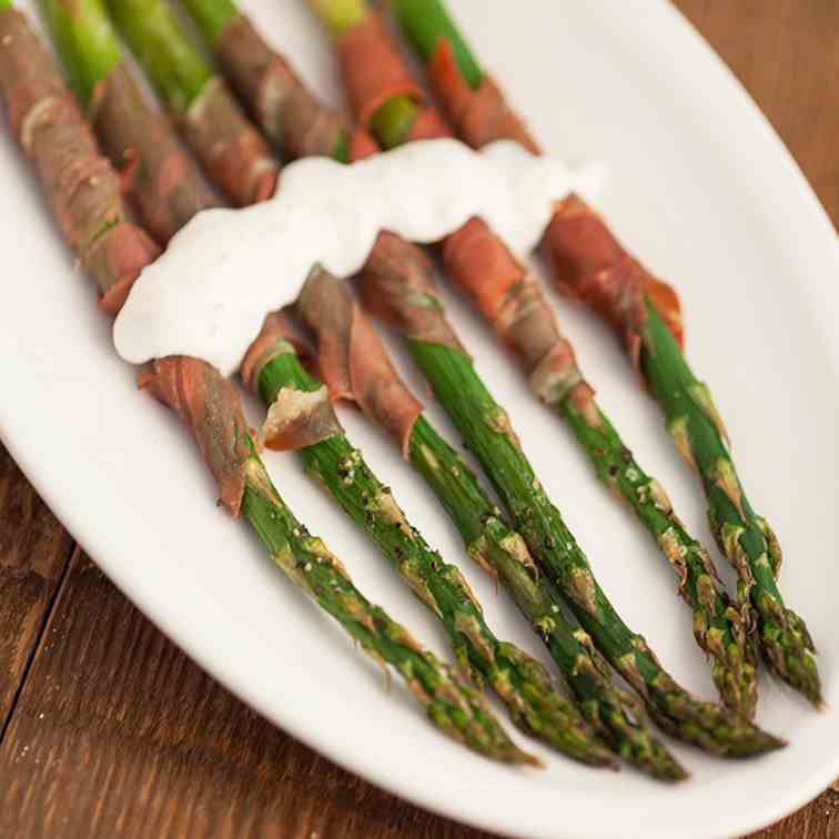 Asparagus with Prosciutto and Lemon Sauce