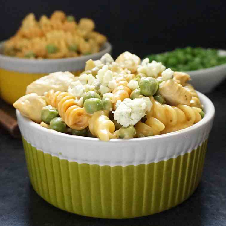 One pot Buffalo chicken pasta