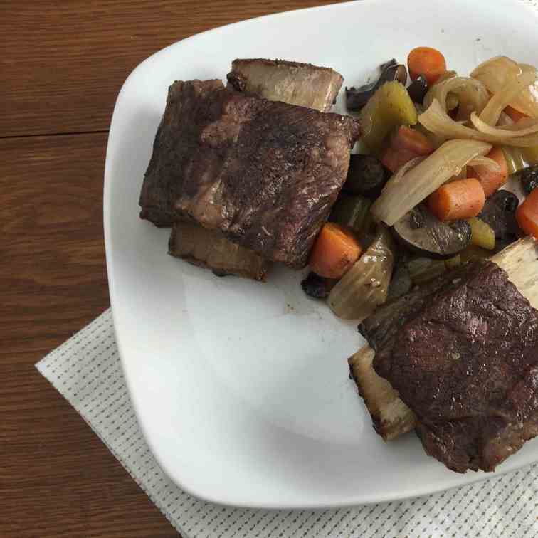 Beer Braised Short Ribs in a Slow Cooker