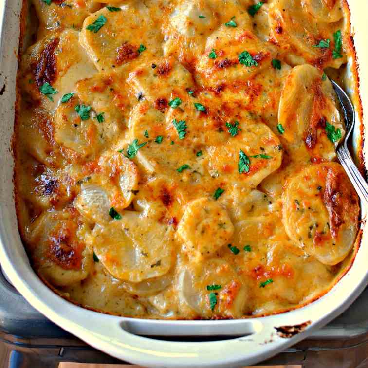 Cheesy Scalloped Potatoes