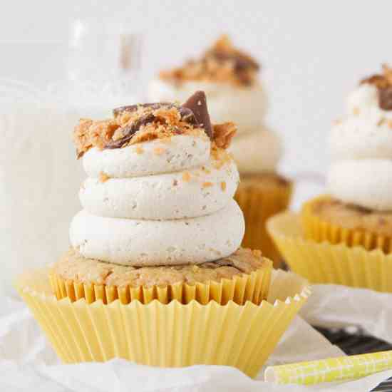 Butterfinger Cupcakes