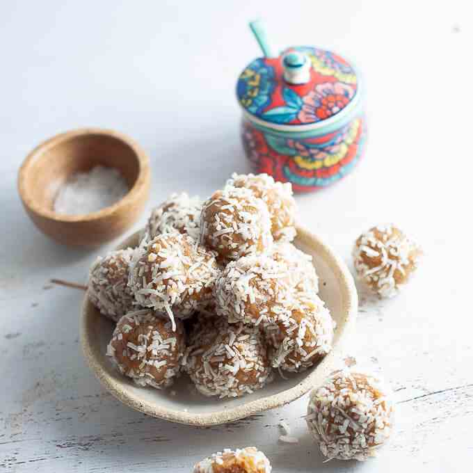 Date Free Bliss Balls