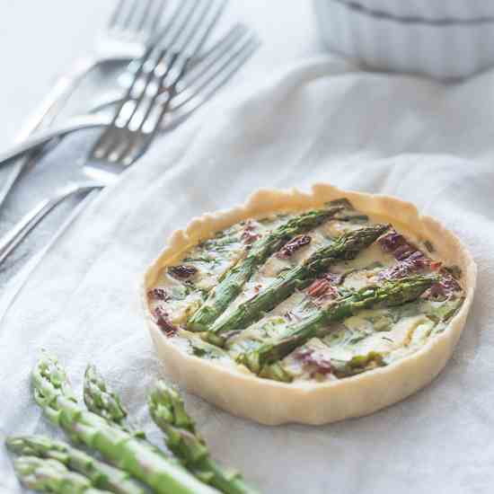 Vegan Quiche with green Asparagus