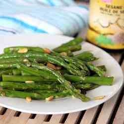 Asparagus with pine nuts