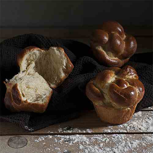 Mascarpone and vanilla brioches