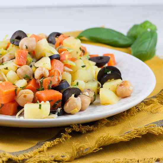 One-pot vegetarian chickpeas and veggies