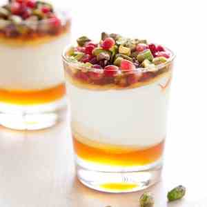 Yogurt with honey and pomegranate