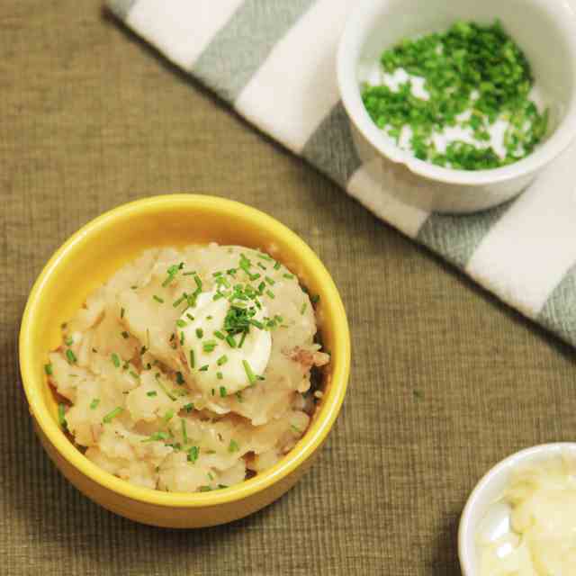 Vegan Roasted Garlic Mashed Potatoes