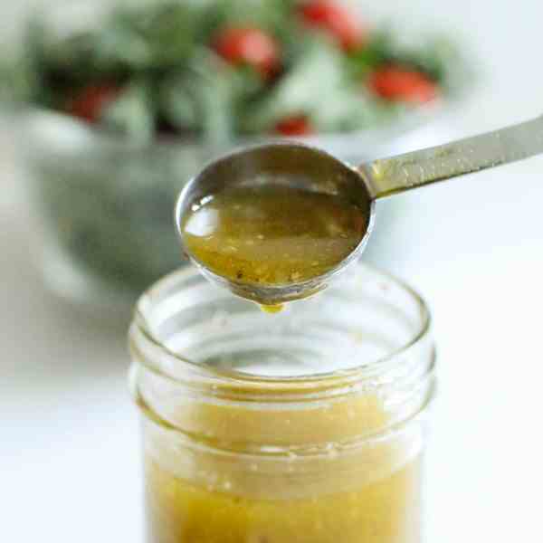 How to make basic vinaigrette 