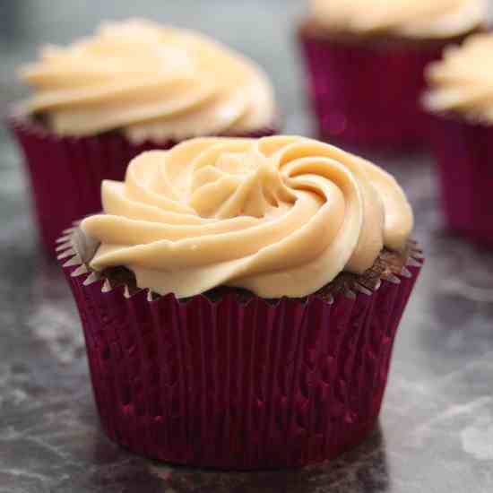 Chocolate Cupcakes & Caramel Icing