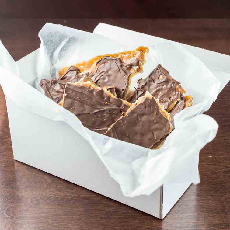 Addictive Chocolate Toffee Matzah