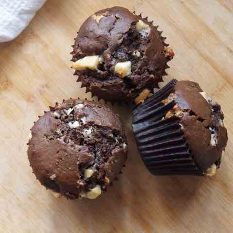 valrhona ivoire chocolate muffins