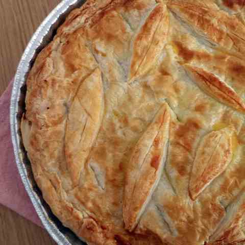 Autumn rustic pie 