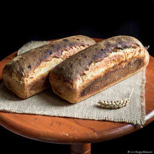 Spelt durum sourdough bread